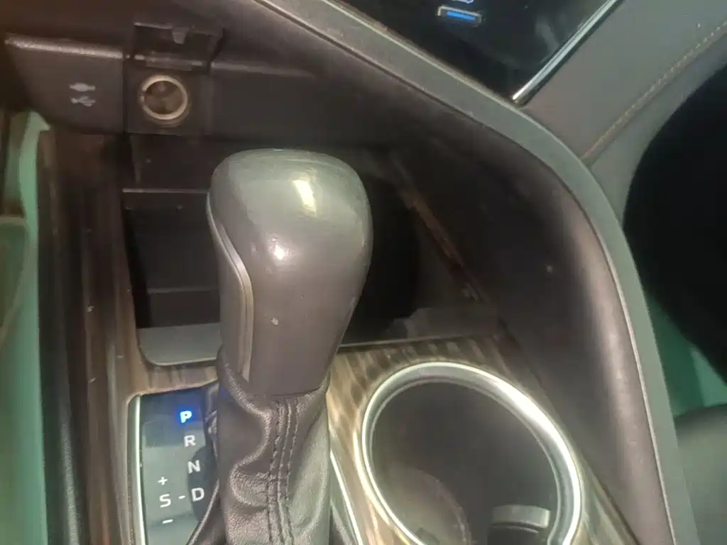 Toyota Camry — миниатюра 19