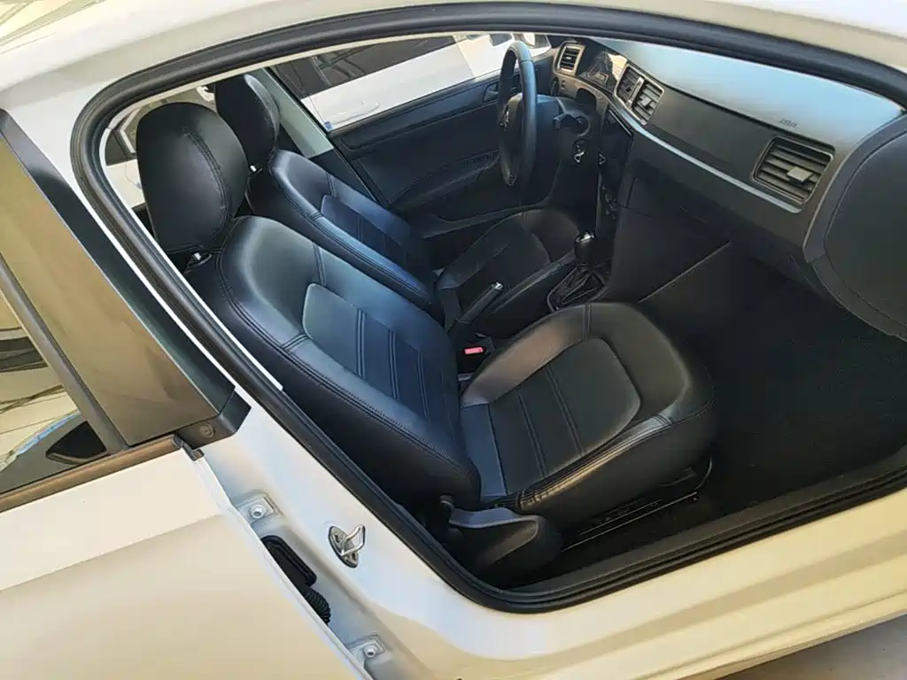 Skoda Rapid — миниатюра 25