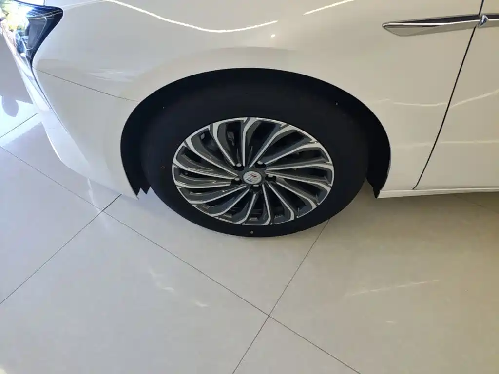 Buick LaCrosse — миниатюра 23