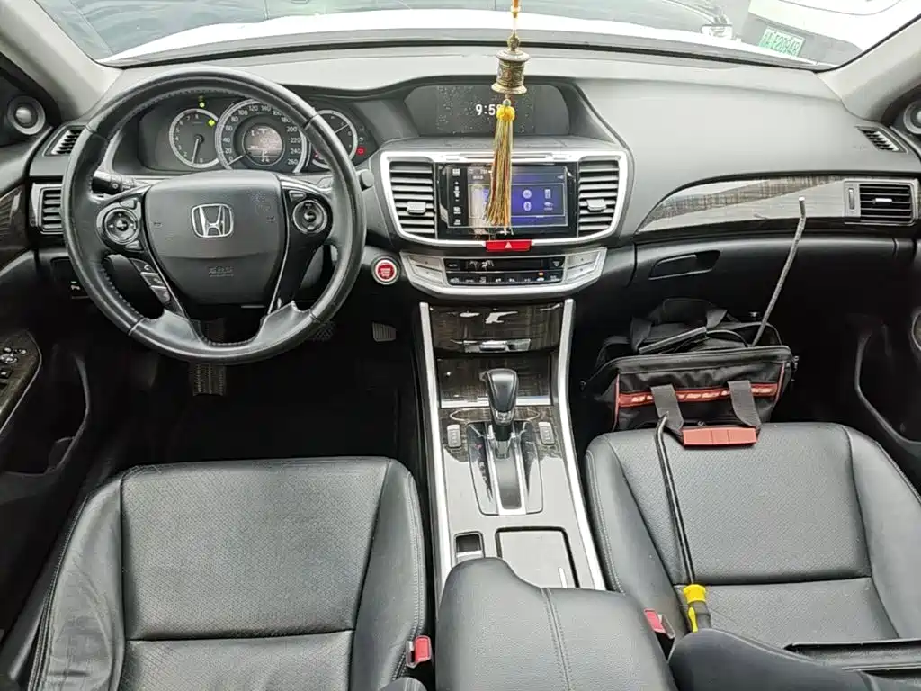 Honda Accord — миниатюра 10