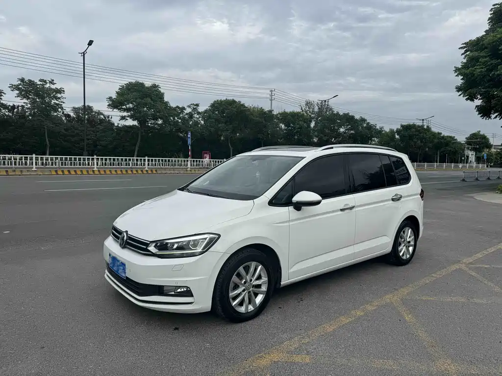 Купить Volkswagen Touran