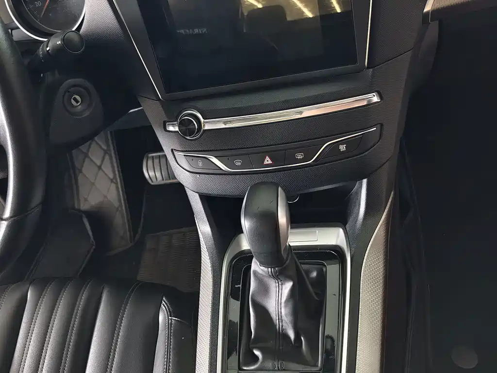 Peugeot 408 — миниатюра 15