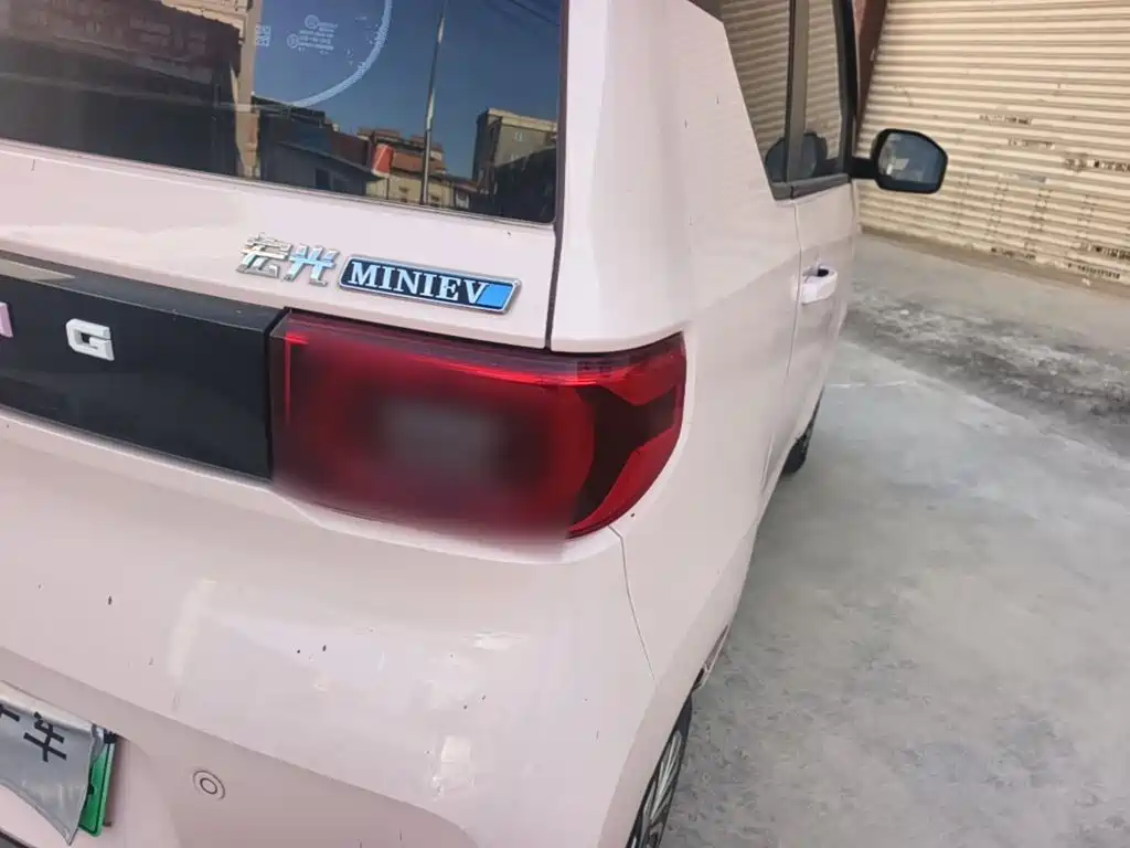 Wuling MINIEV — миниатюра 8