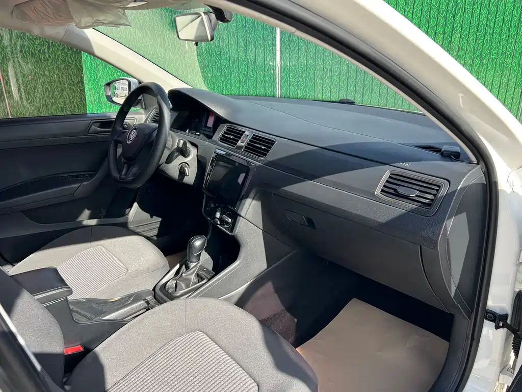 Volkswagen Santana 1.5L Auto Elegant Edition, фото 21