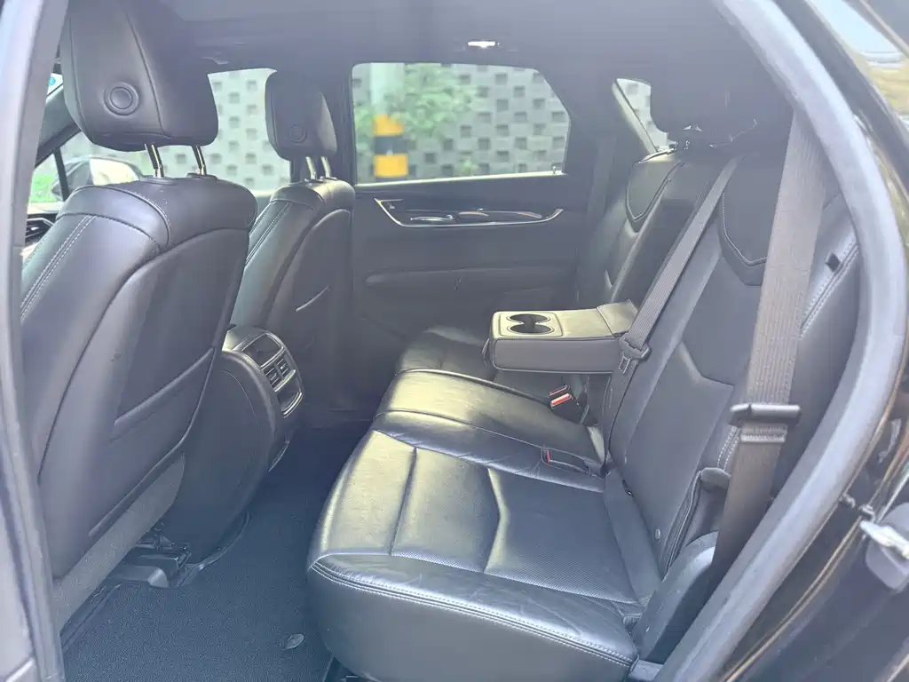 Cadillac XT5 — миниатюра 9