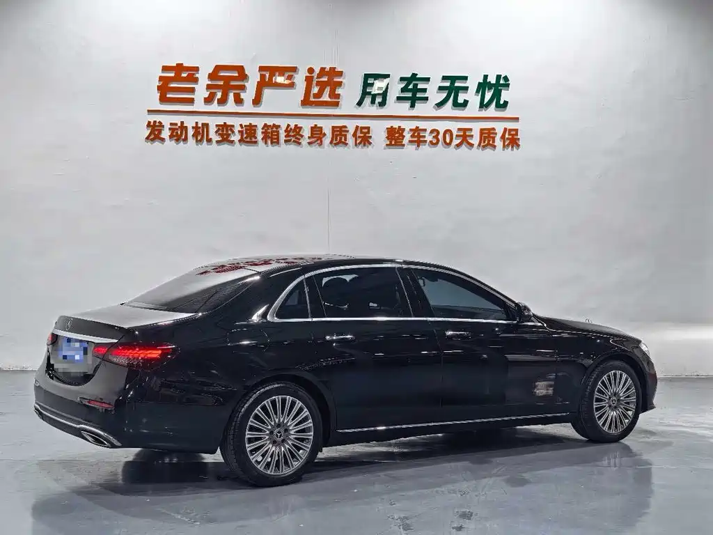 Mercedes-Benz E-Class — миниатюра 7