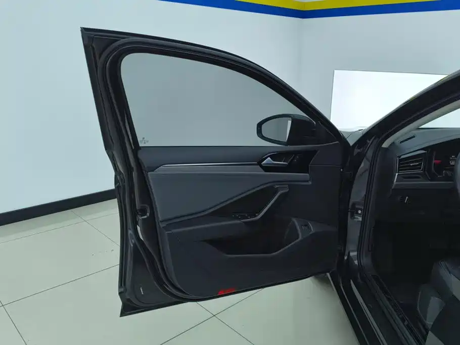 Volkswagen Sagitar — миниатюра 7