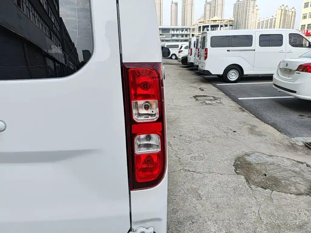 Wuling Yangguang — миниатюра 8