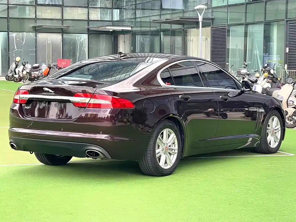 Jaguar XF — миниатюра 4