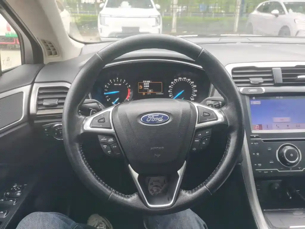 Ford Mondeo — миниатюра 11