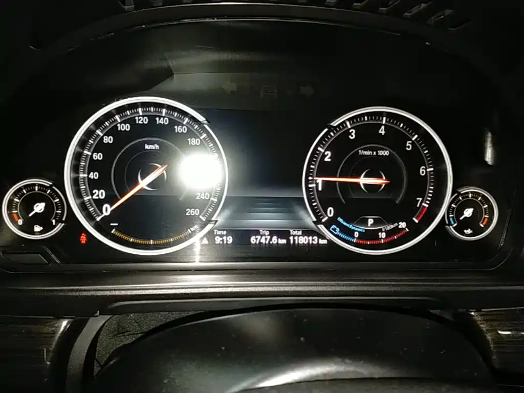 BMW 5 Series — миниатюра 12