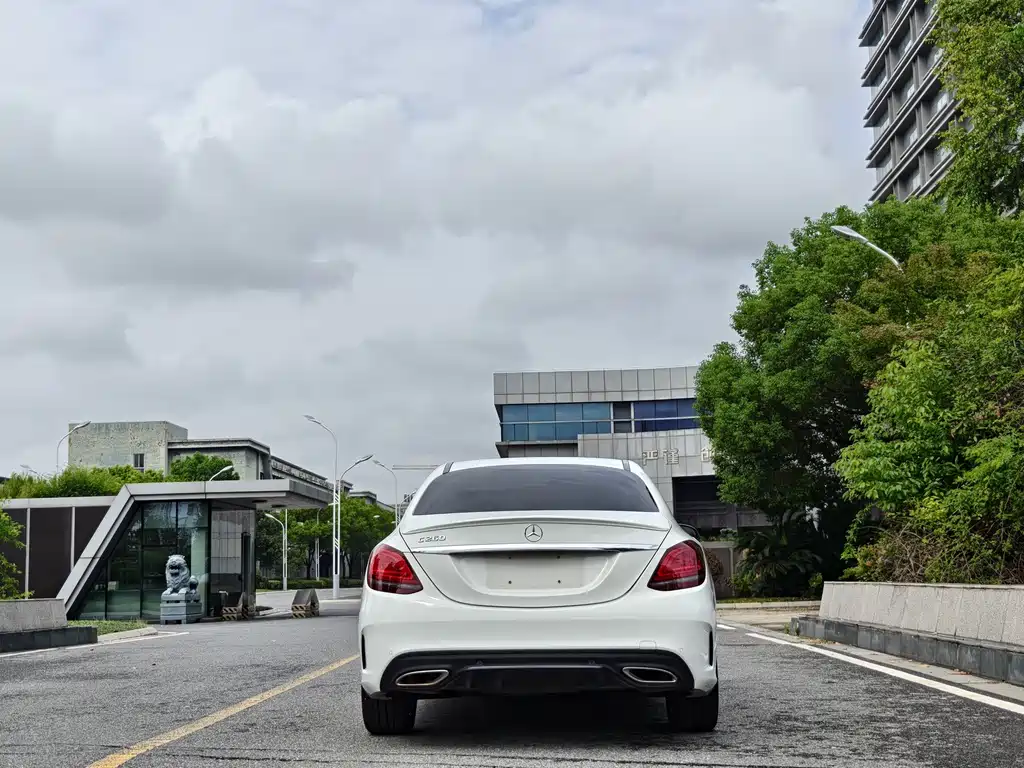 Mercedes-Benz C-Class — миниатюра 8