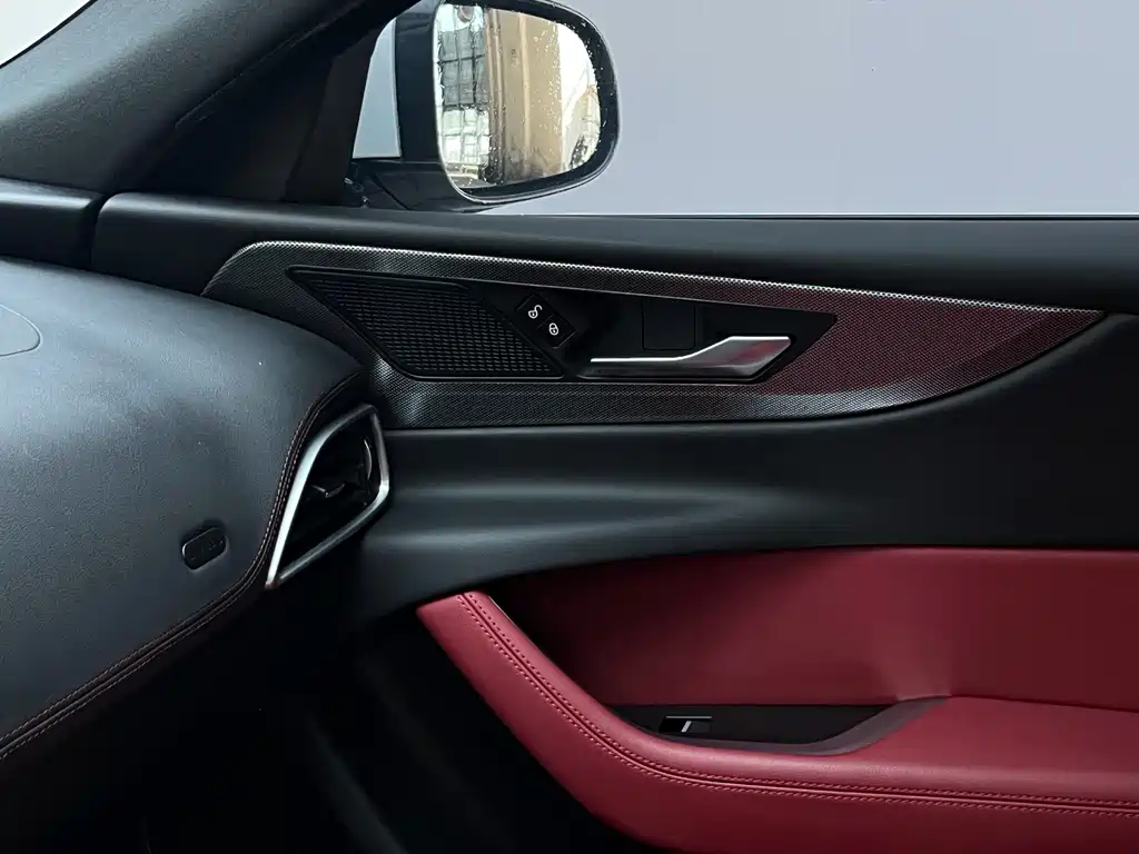Jaguar XEL — миниатюра 13