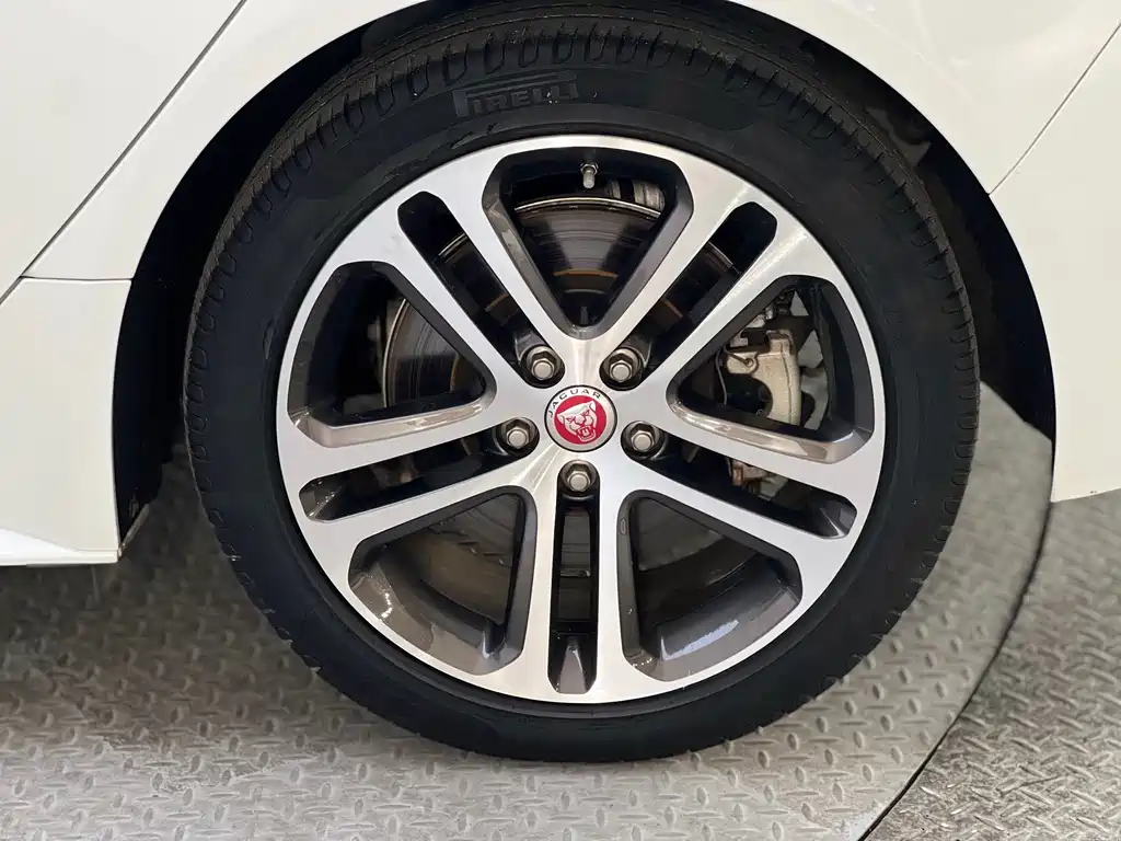 Jaguar XEL — миниатюра 21