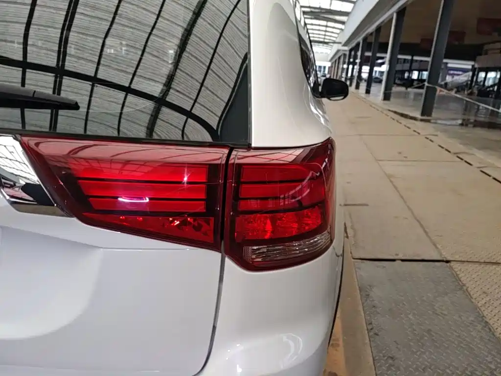 Mitsubishi Outlander — миниатюра 8