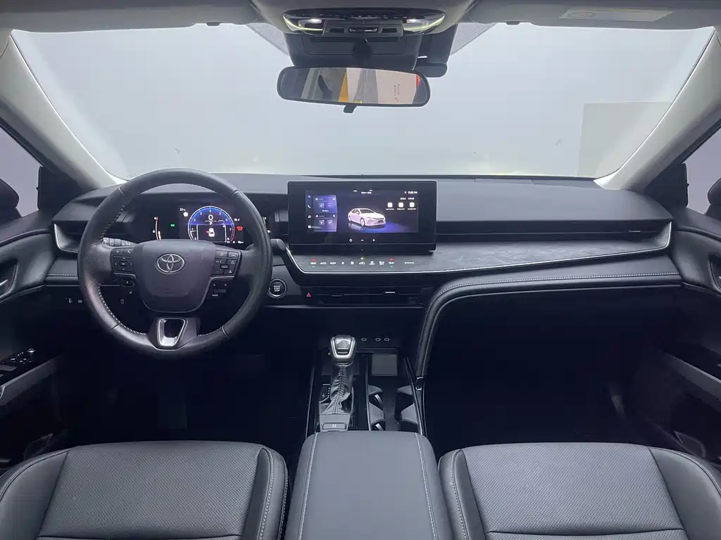 Toyota Camry — миниатюра 17