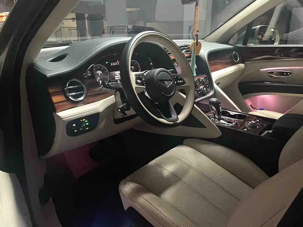 Bentley Bentayga 2022 4.0T V8