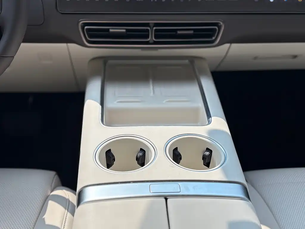 Li Auto Li MEGA — миниатюра 9