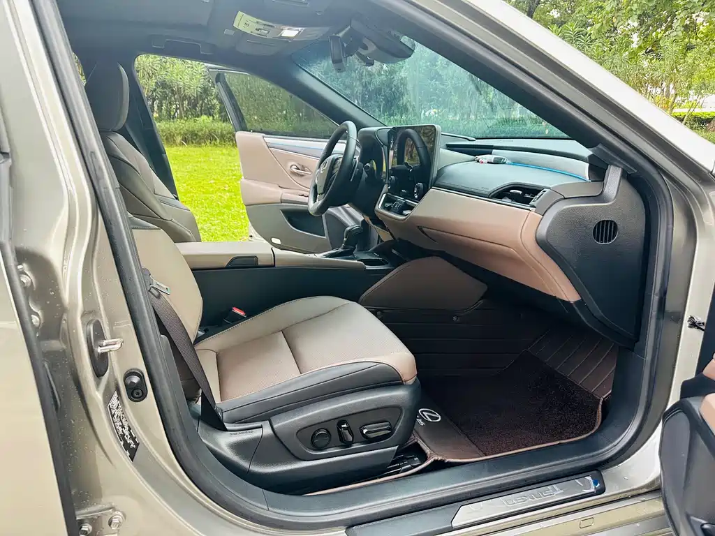 Lexus ES — миниатюра 12