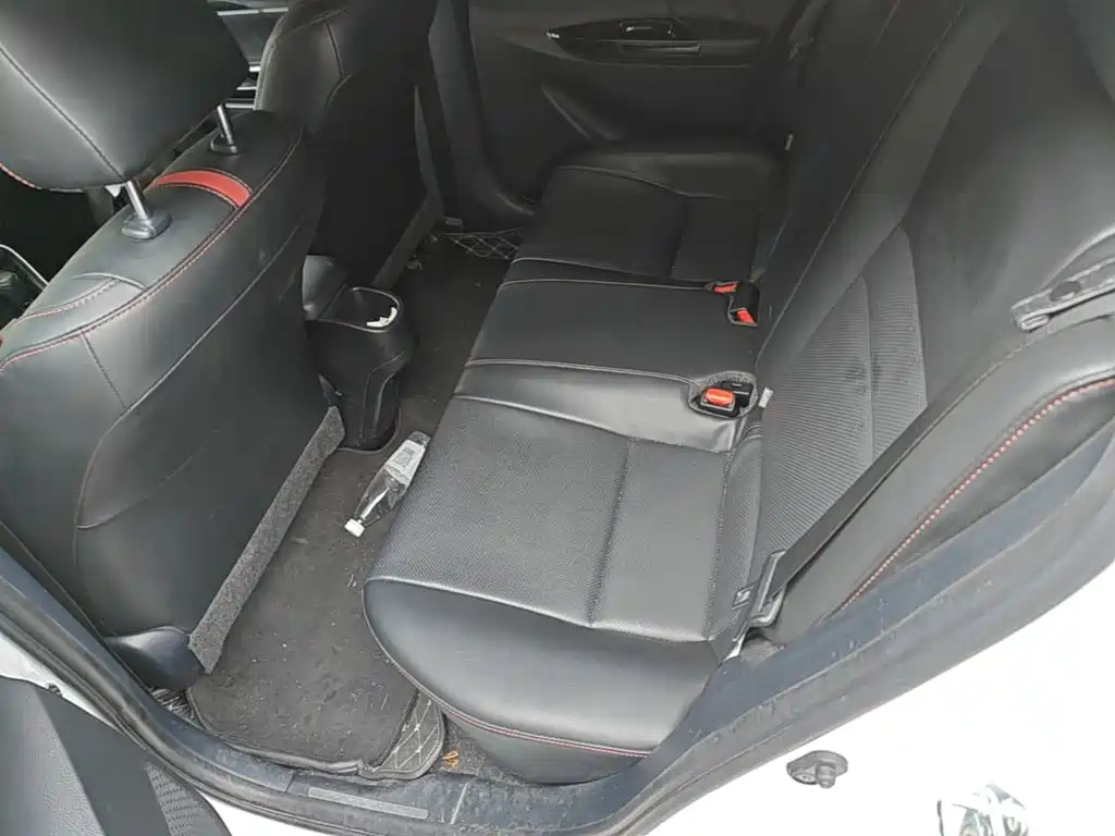 Toyota Yaris L — миниатюра 17