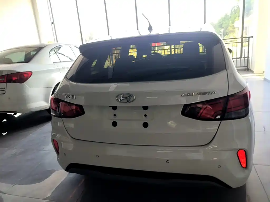 Hyundai Yixing — миниатюра 6