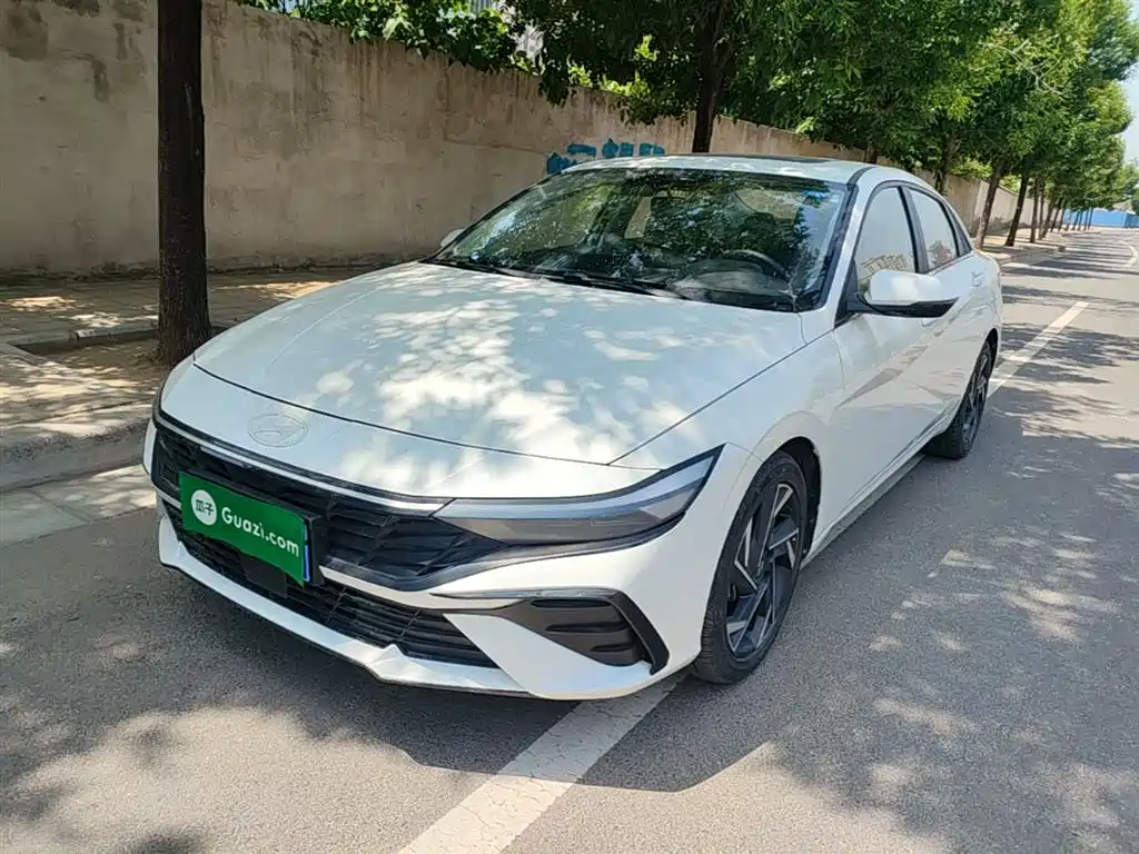 Hyundai Elantra 2025