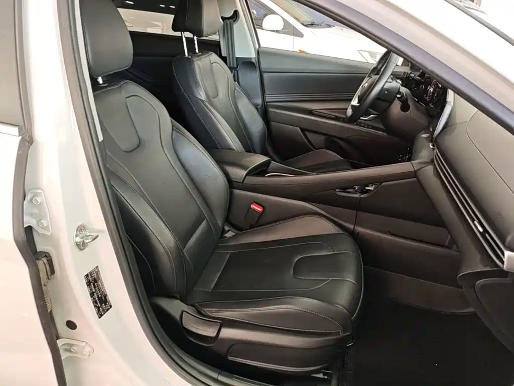 Hyundai Elantra — миниатюра 25