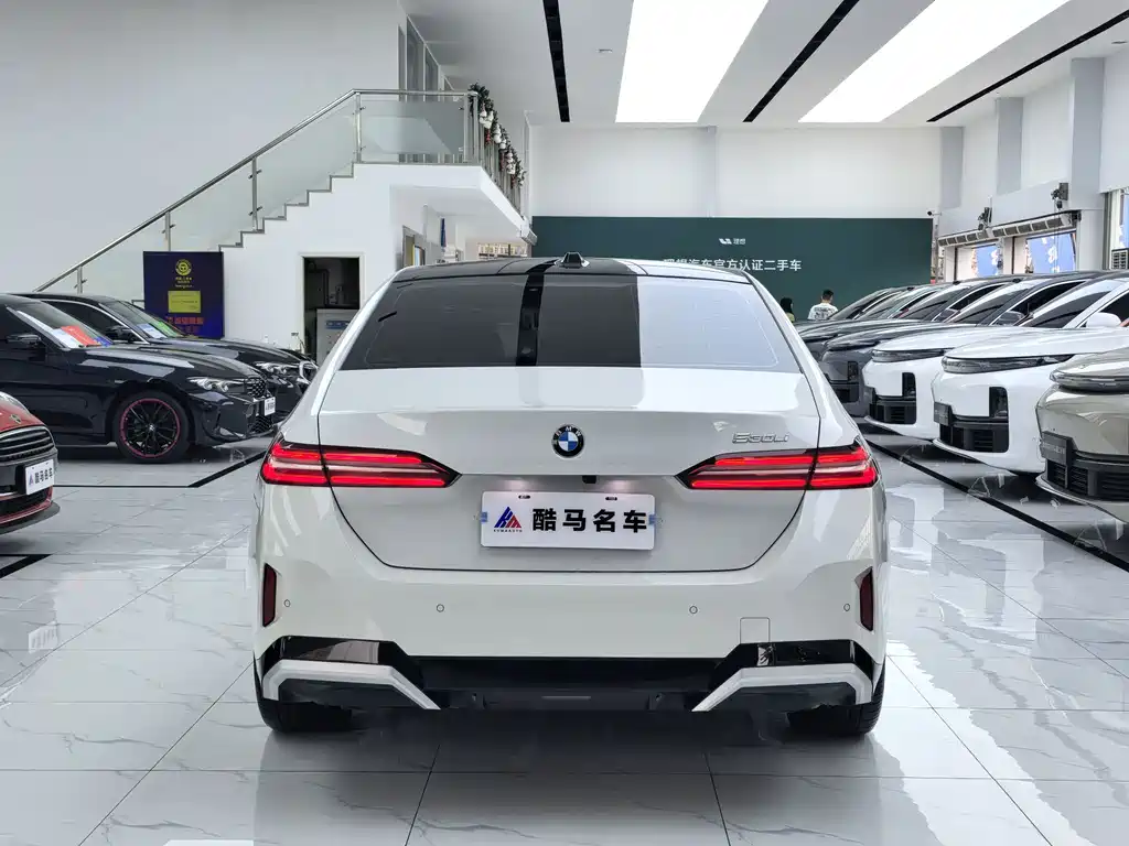 BMW 5 Series — миниатюра 14