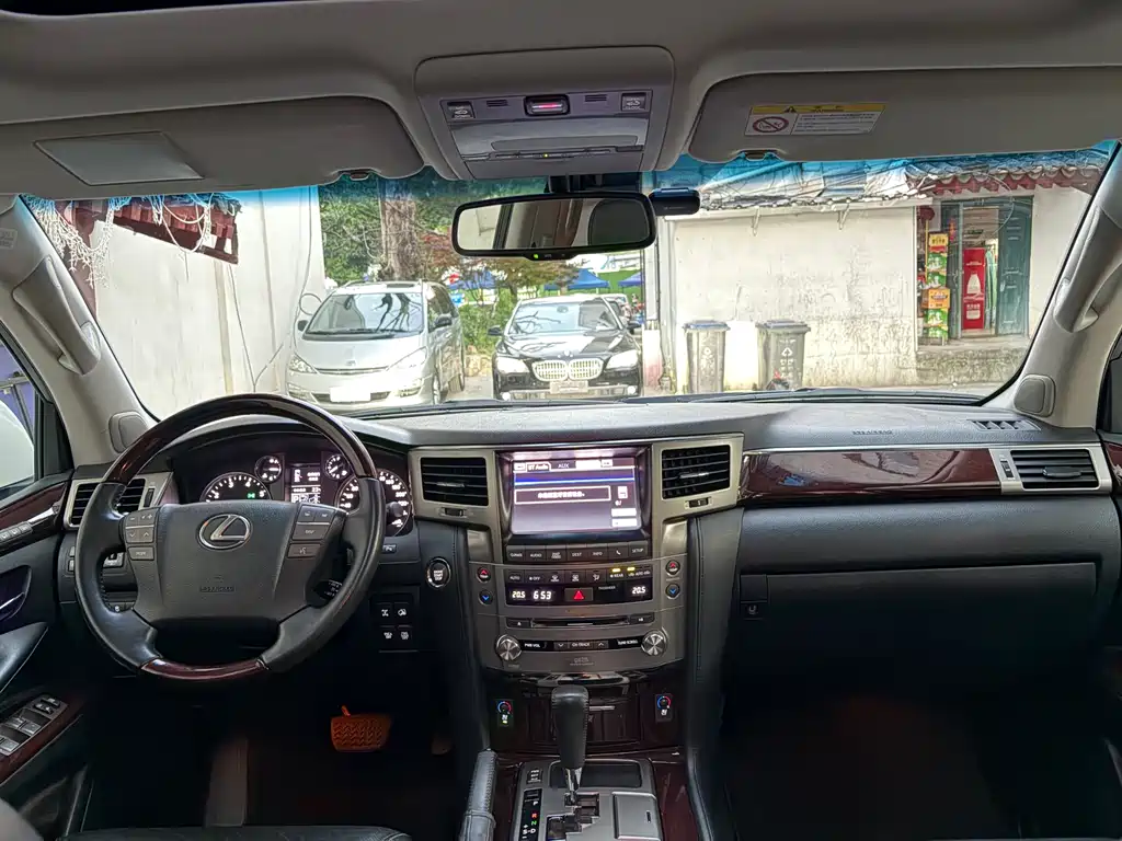 Lexus LX 2013 570