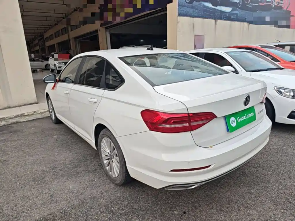 Volkswagen Lavida — миниатюра 5