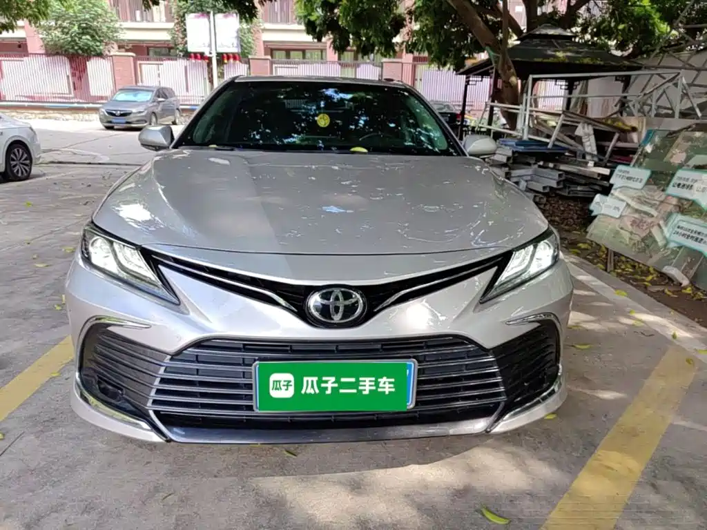 Toyota Camry — миниатюра 3