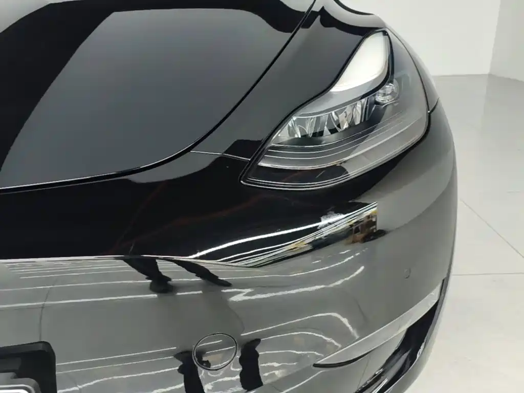 Tesla Model Y — миниатюра 24