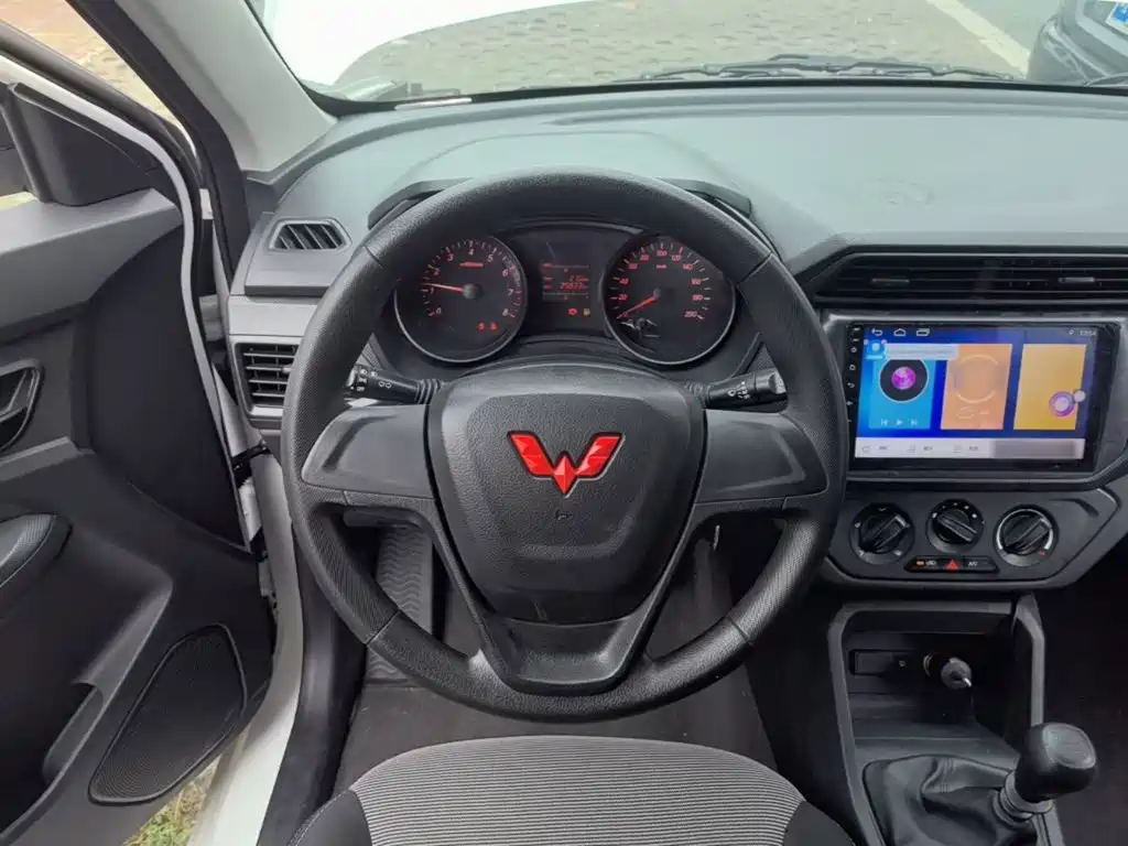 Wuling Hongguang — миниатюра 11