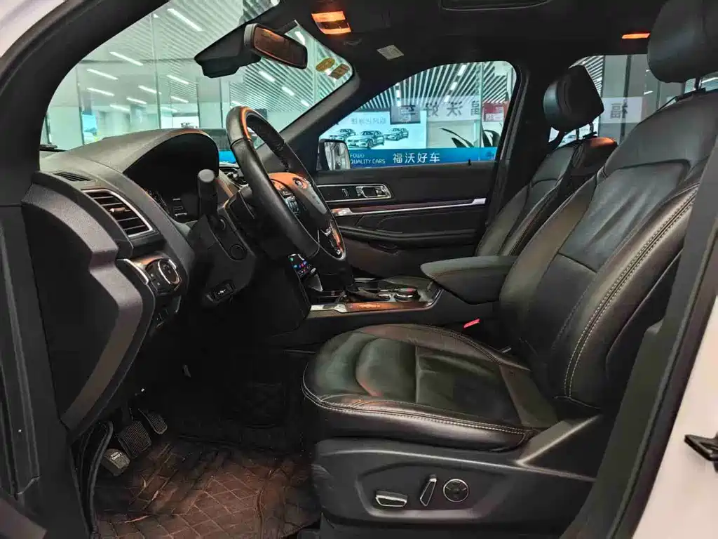 Ford Explorer (Import) — миниатюра 9