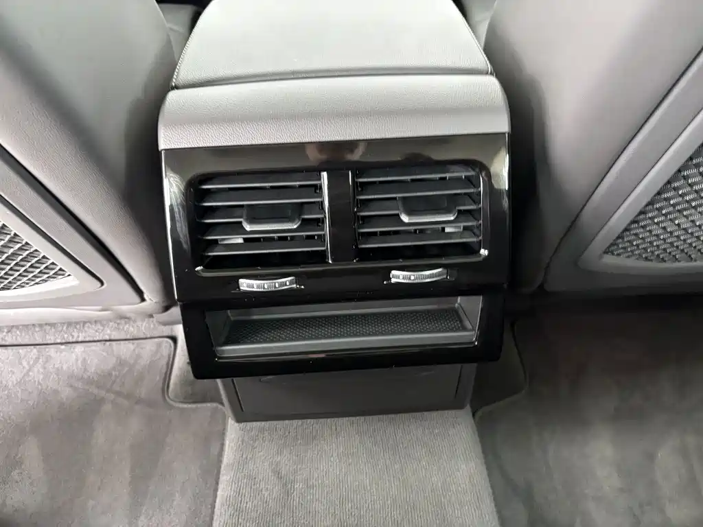Volkswagen Touareg — миниатюра 19