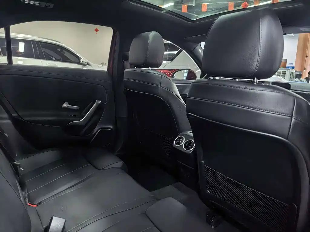 Mercedes-Benz A-Class — миниатюра 7