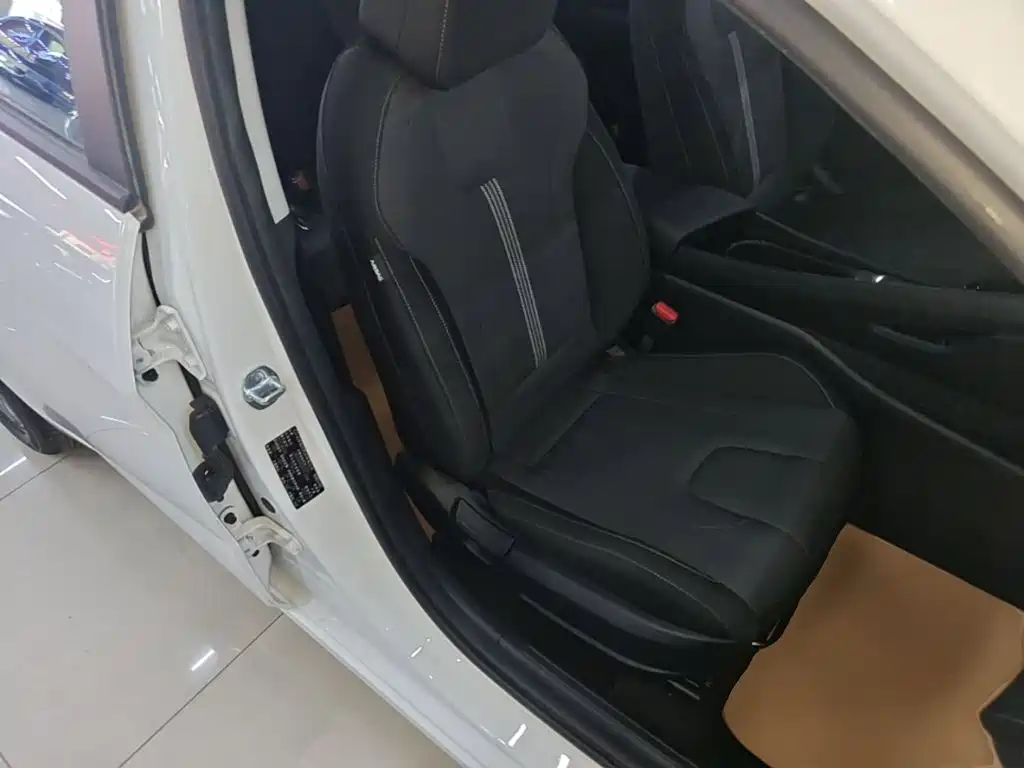 Hyundai Elantra — миниатюра 25