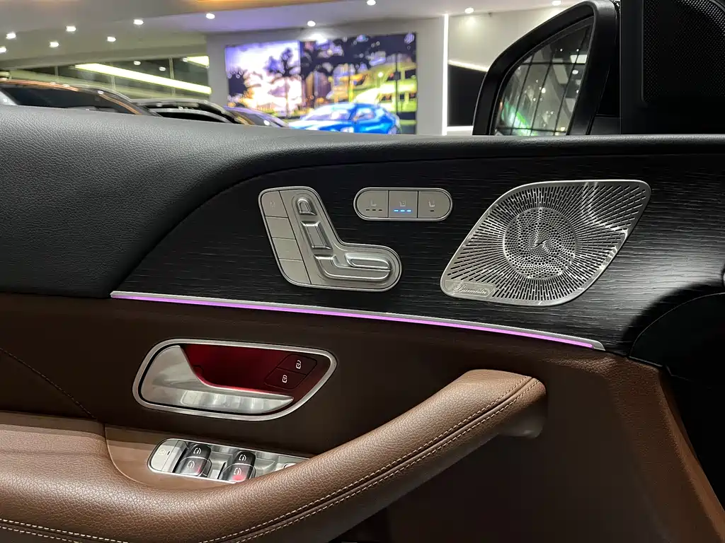 Mercedes-Benz GLE (Import) — миниатюра 11