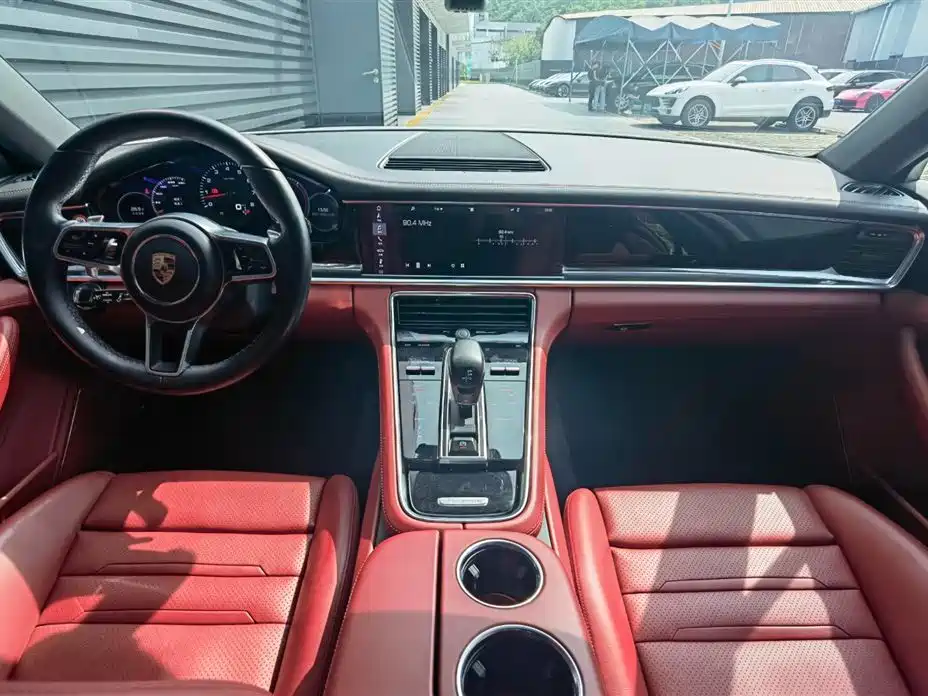 Porsche Panamera — миниатюра 8