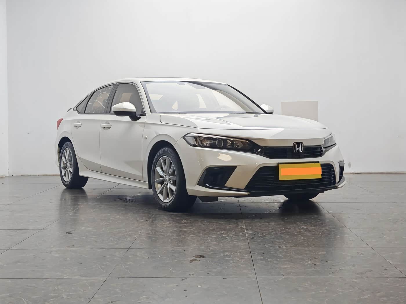 Honda Civic 1.5 л 2022 г. Белый, пробег 15000 км