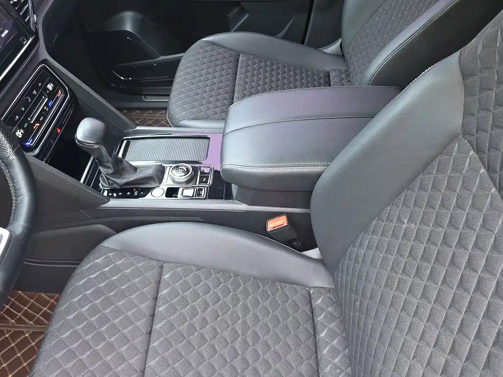 Volkswagen Teramont — миниатюра 9