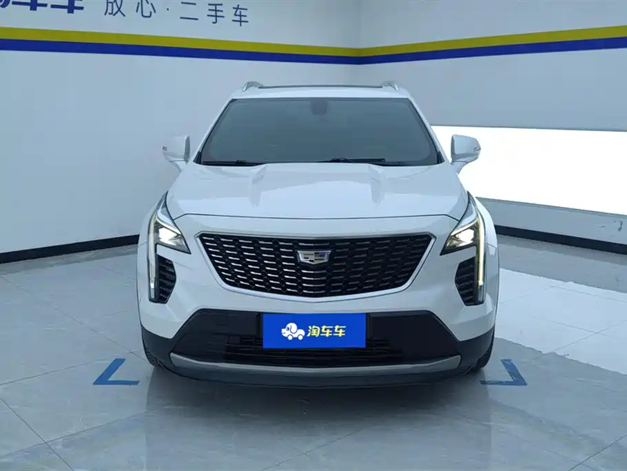 CADILLAC XT4