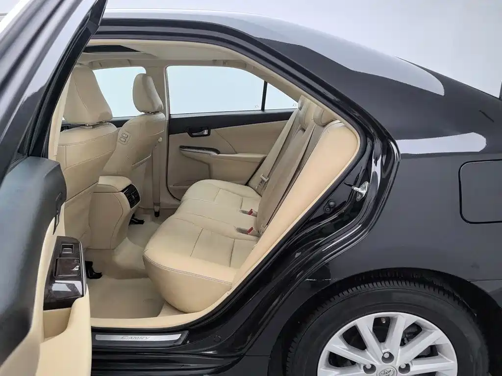 Toyota Camry — миниатюра 15
