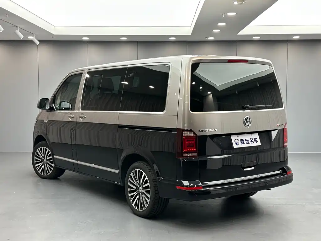 Volkswagen Multivan — миниатюра 6