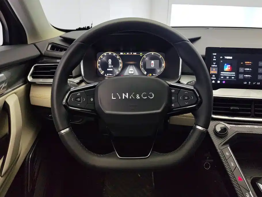 Lynk & Co 06 EM-P — миниатюра 15