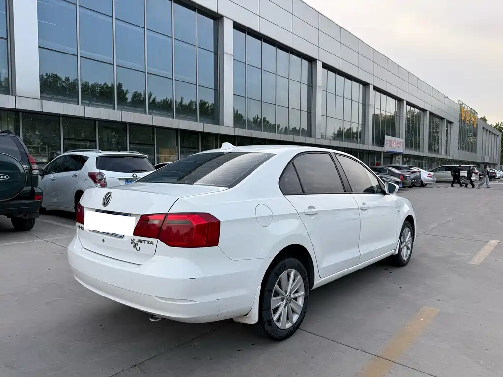 Volkswagen Jetta — миниатюра 4
