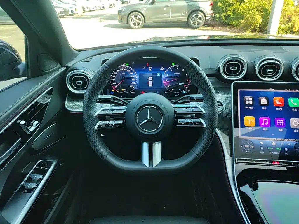 Mercedes-Benz C-Class — миниатюра 11