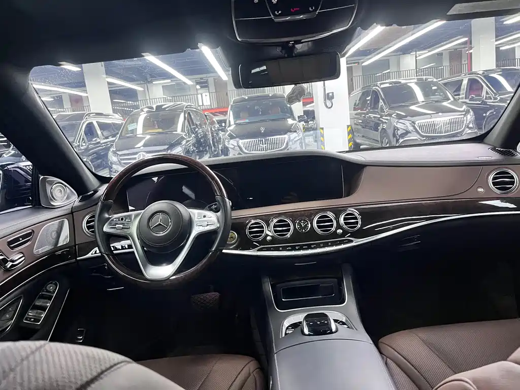 Mercedes-Benz S-Class — миниатюра 13