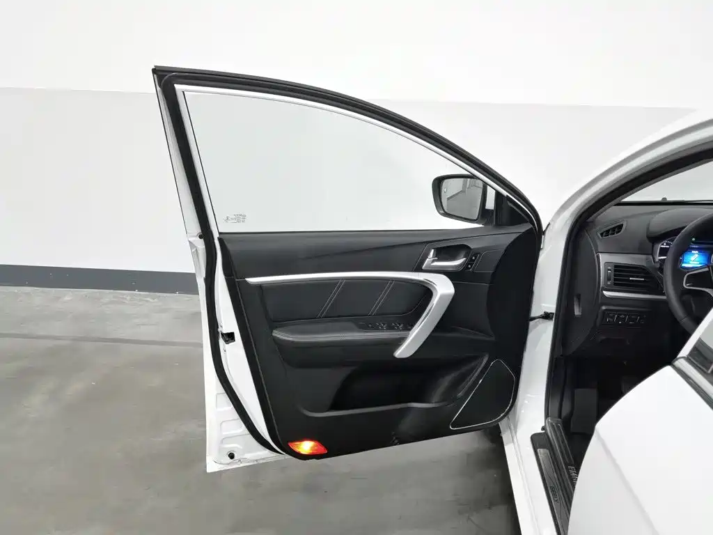 Geely Emgrand — миниатюра 8