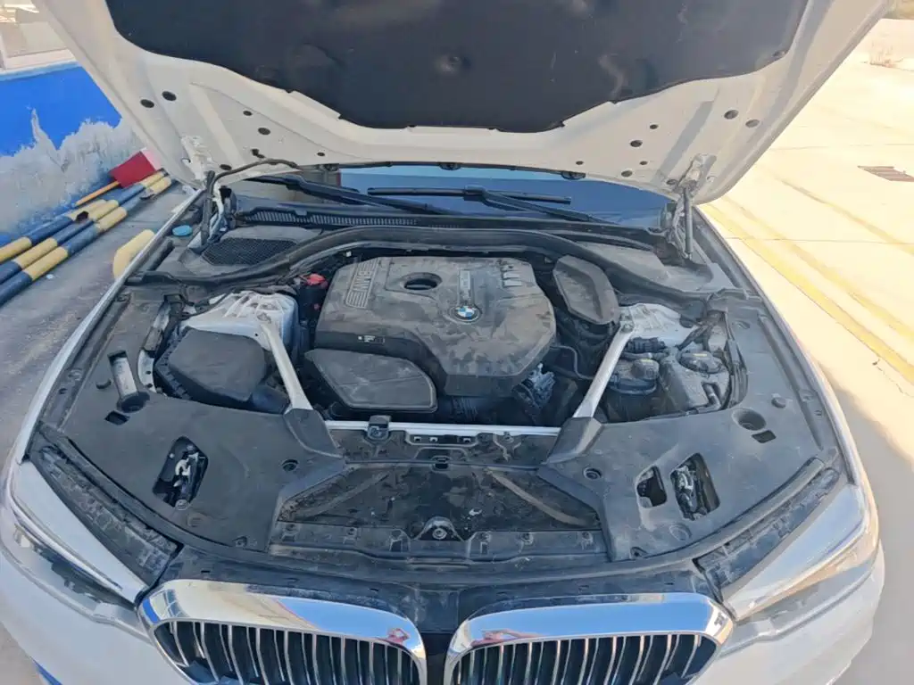 BMW 5 Series — миниатюра 20